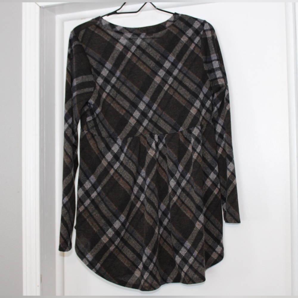 Chris & Carol Large Long Sleeve Flowy Top - Picture 7 of 9